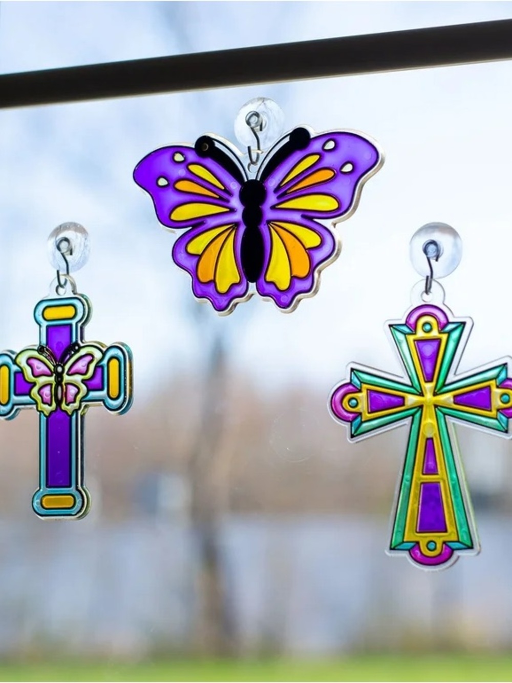 24 PC KIDS PAINTABLE SUN CATCHERS PLASTIC 3"- 4" WITH SUCTION CUP HANGERS